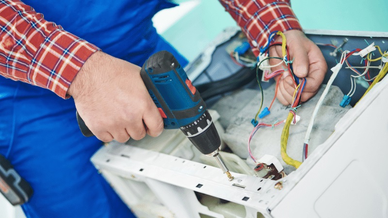 Saruhanlı Electrolux Electrolux çamaşır makinesi kart tamiri – Su almama arızası orijinal parça ile giderildi. - Teknik servis örneği